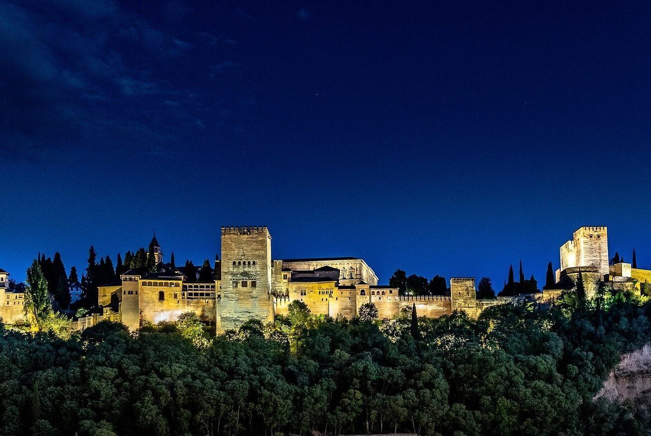 Tour Nocturno Alhambra de Granada Palacios Nazaries y Generalife